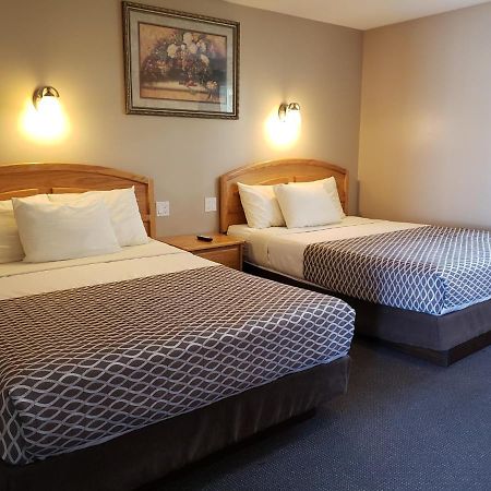 Lamplighter Inn Three Hills Extérieur photo