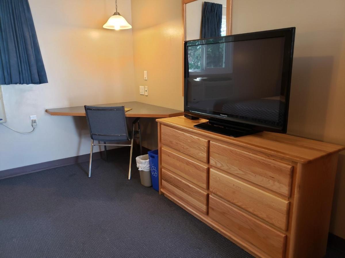 Lamplighter Inn Three Hills Extérieur photo